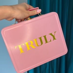 TRULY Buns & Boobies Mini Beauty Gift Sets - 2pc